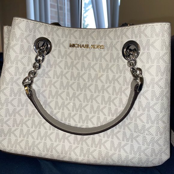 COPY - Michael Kors Crossbody - Picture 1 of 4